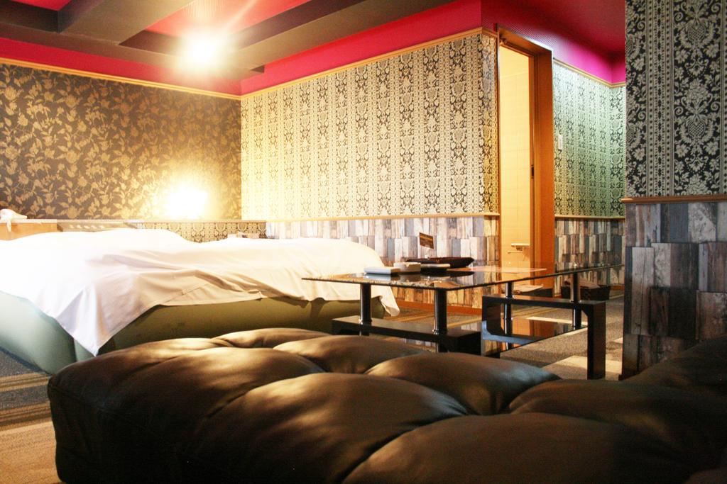 Dessert Hills Love hotel 2*